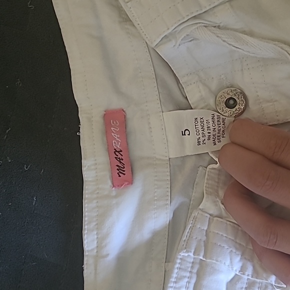 White Capri pants - Picture 2 of 3